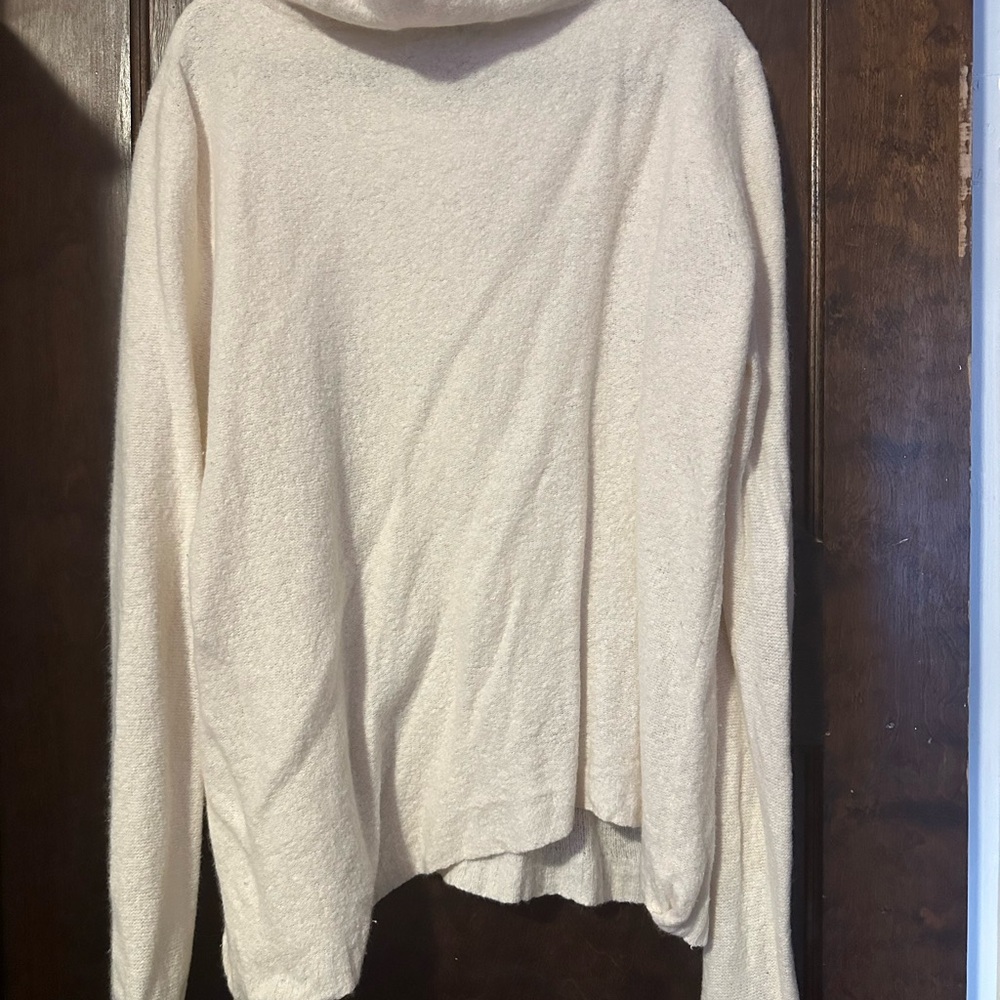 Cream colored sweater L Saks Fifth Avenue - Picture 3 of 3